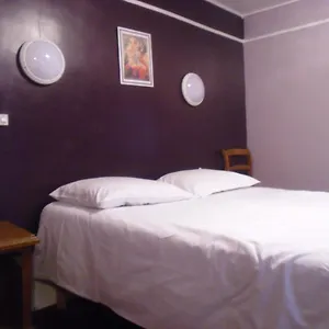 De Lille Louvre Hotell